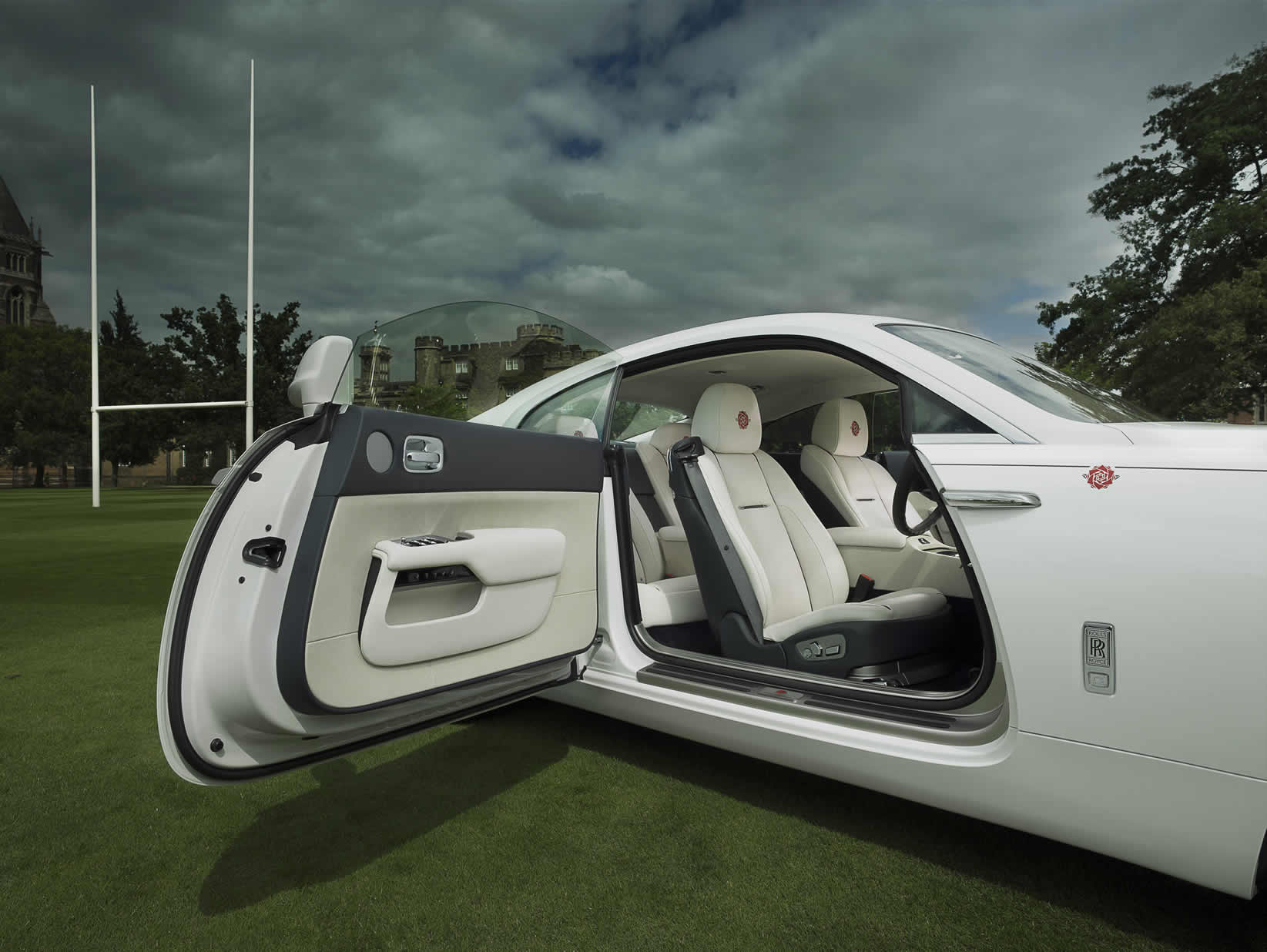 ROLLS-ROYCE MOTOR CARS UNVEILS BESPOKE ‘WRAITH – HISTORY OF RUGBY’