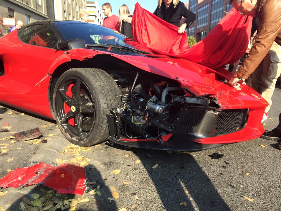 Ferrari LaFerrari Crash