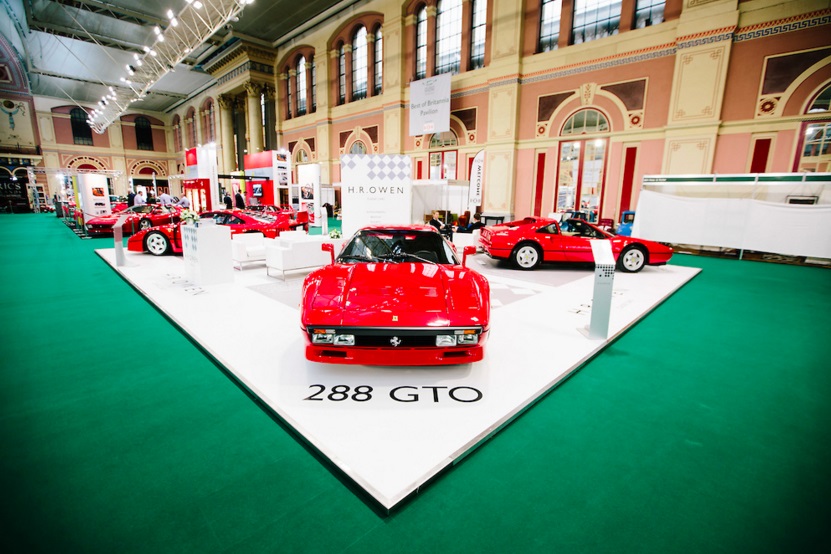 H.R. Owen launches Classic Cars division at the Classic  Sports Car - The London Show1