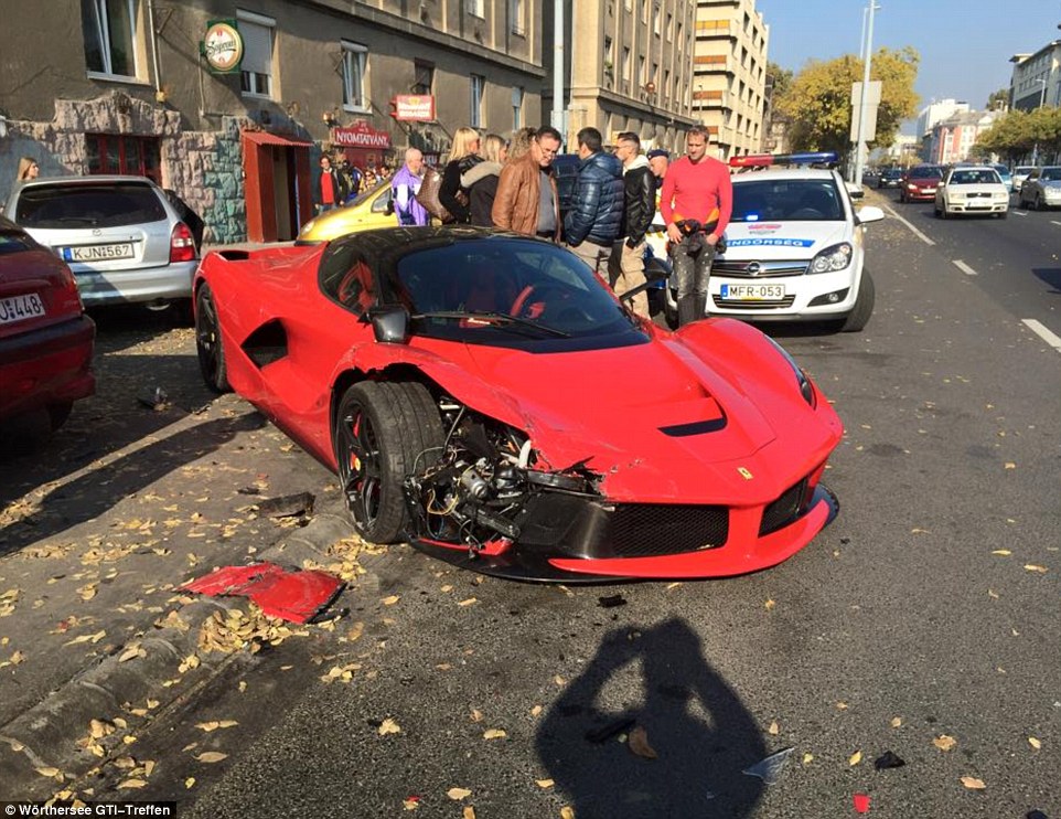 Laferrari Crash