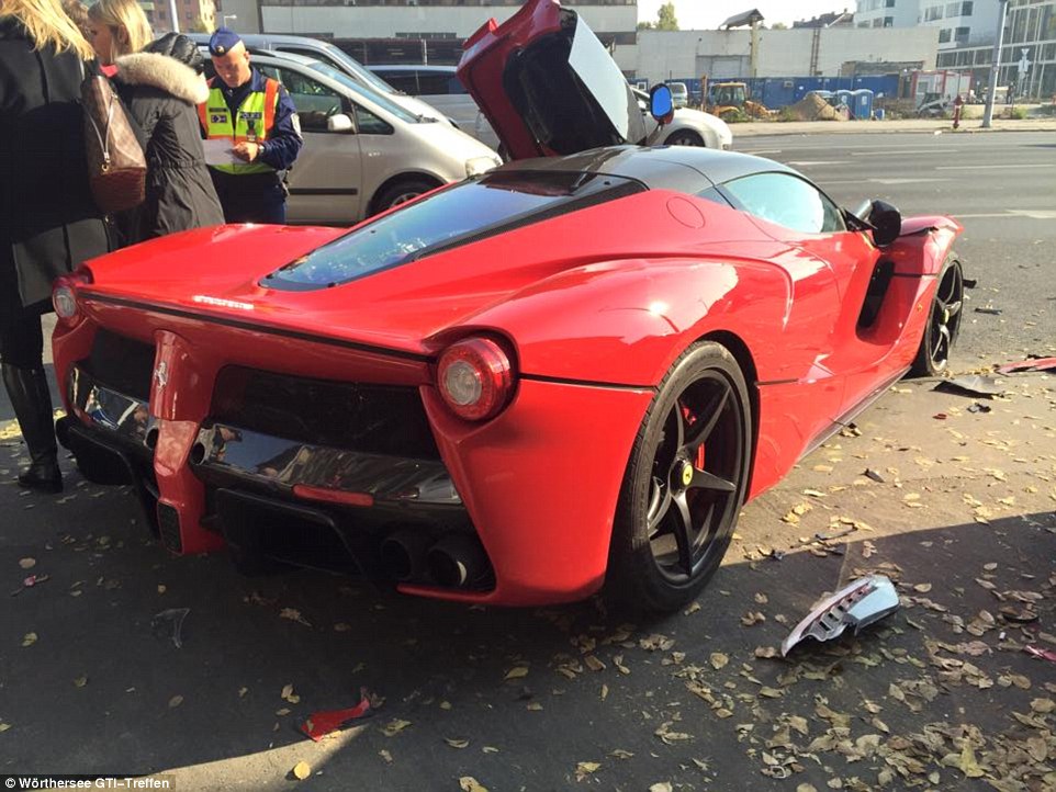 Laferrari Crash 2